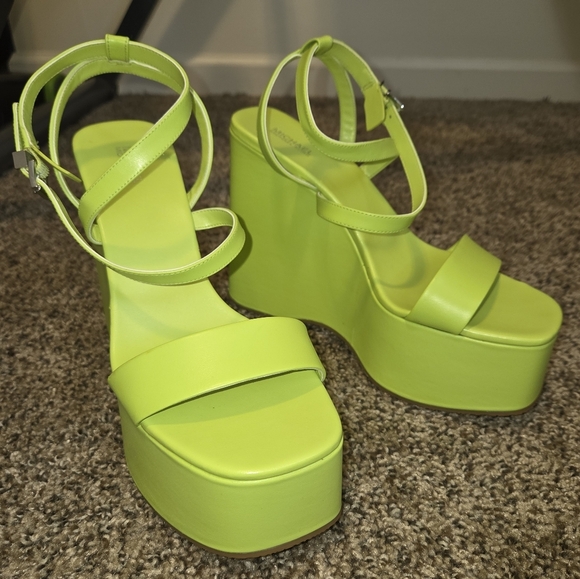 Michael Kors Paola Wedge - Picture 1 of 5